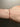 Armband mit roten Würfeln